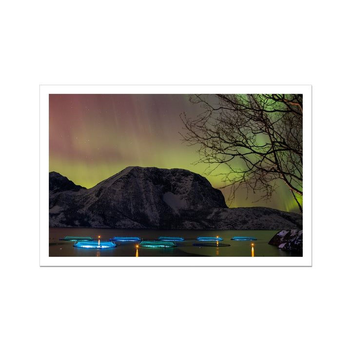 Рыбоводные загоны на острове Лундёйа с полярным сиянием I - Рулонный холст