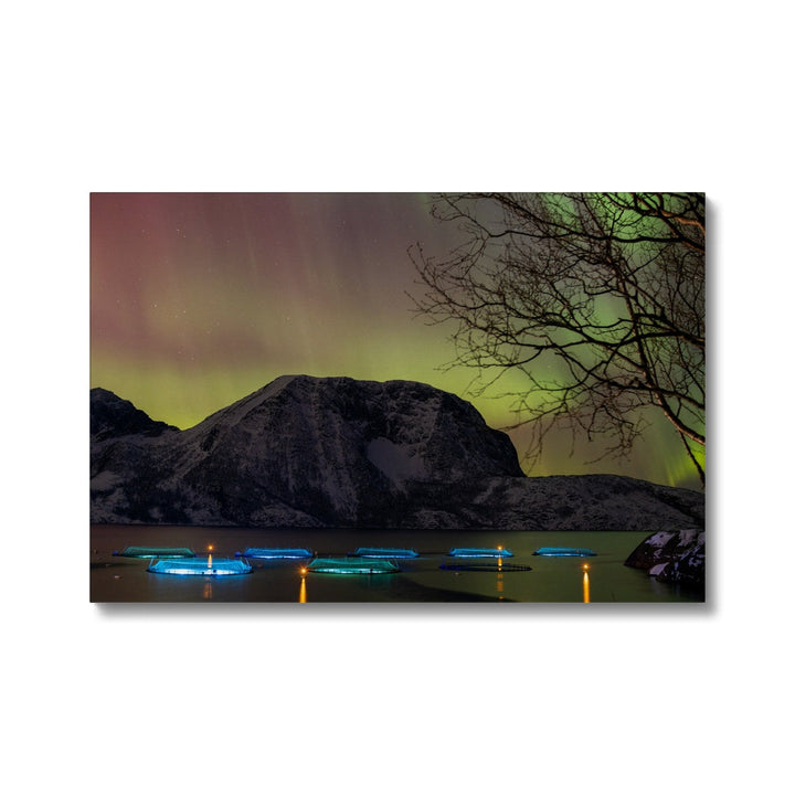 Fischgehege über Lundøya mit Aurora I – Leinwand