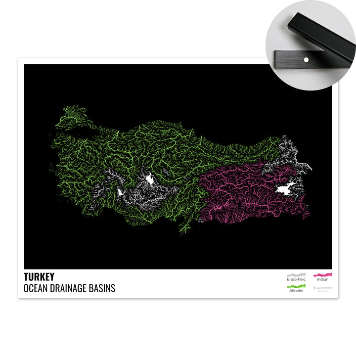 Turquie - Carte des bassins hydrographiques océaniques, noire avec légende v1 - Tirage d'art avec cintre