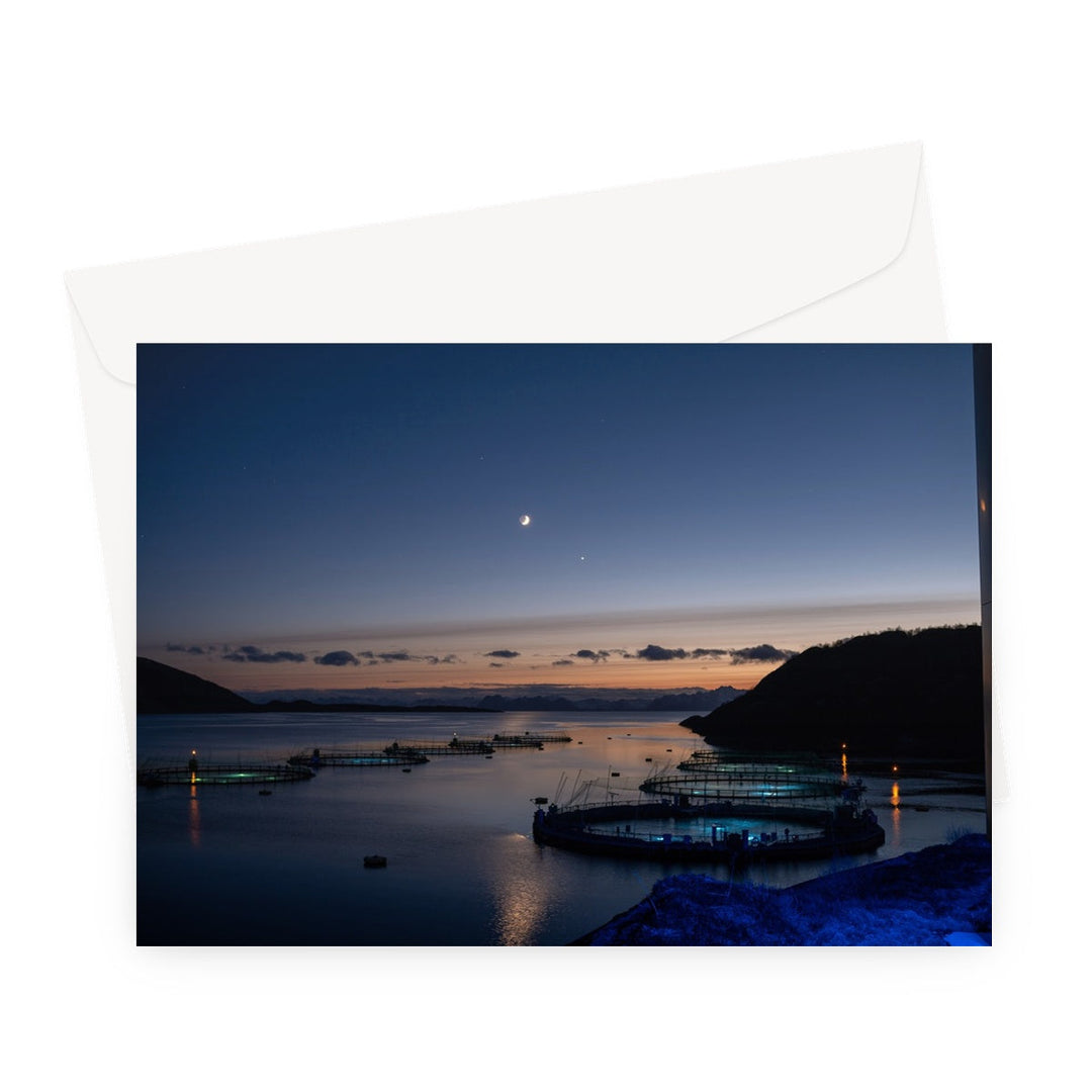 Puesta de sol sobre los corrales de peces con luna creciente II - Tarjeta de felicitación
