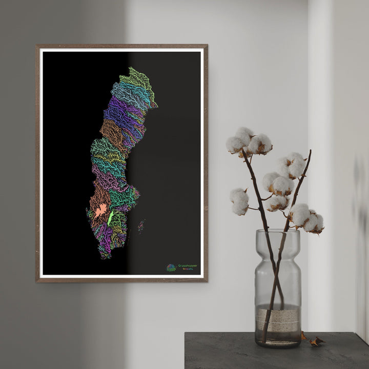 Suède - Carte des bassins fluviaux, pastel sur noir - Fine Art Print