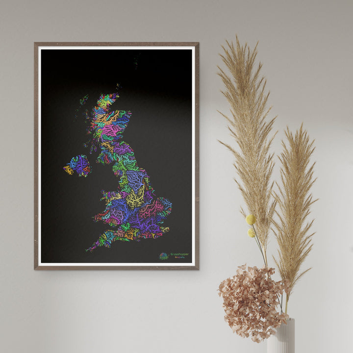 Reino Unido - Mapa de cuencas fluviales, arco iris sobre negro - Impresión de Bellas Artes